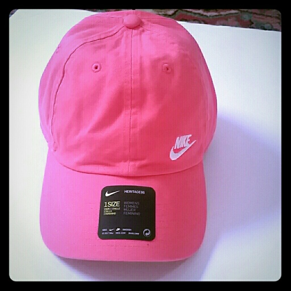 Nike Accessories - Women's Nike Performance Cap